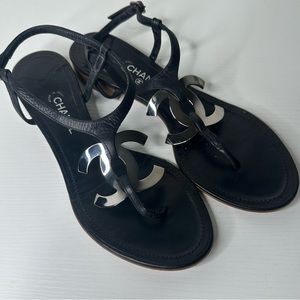 Chanel black thong sandals with CC interlocking logo silver